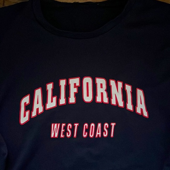 size M woman’s california crewneck - Picture 2 of 3